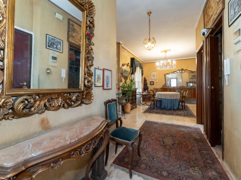 Via Vittorio Emanuele Orlando, 182 - Catania