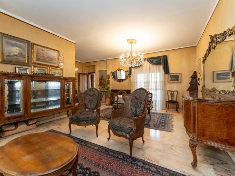 Via Vittorio Emanuele Orlando, 182 - Catania