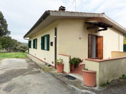 Via di Quarrata, 13 - Livorno