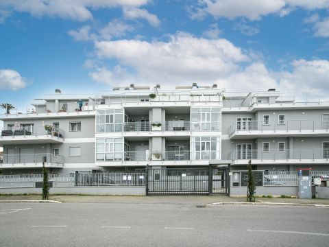 Via Ildebrando della Giovanna, 81 - Roma