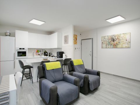 Via Ildebrando della Giovanna, 81 - Roma