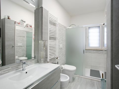 Via Ildebrando della Giovanna, 81 - Roma