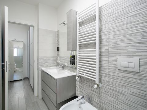 Via Ildebrando della Giovanna, 81 - Roma