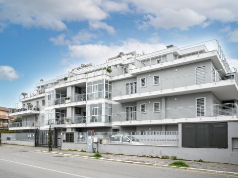 Via Ildebrando della Giovanna, 81 - Roma