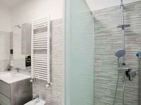 Via Ildebrando della Giovanna, 81 - Roma