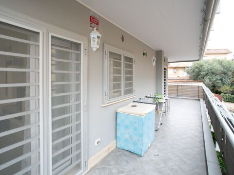 Via Ildebrando della Giovanna, 81 - Roma