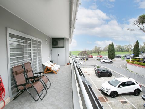 Via Ildebrando della Giovanna, 81 - Roma