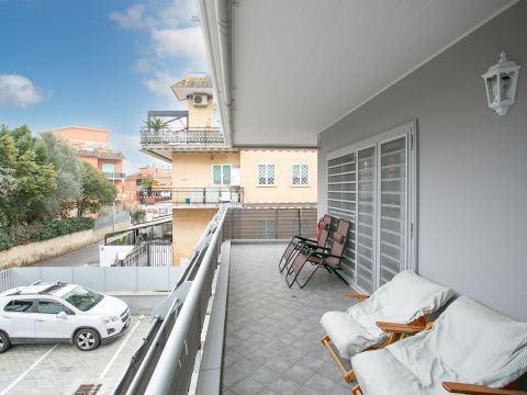 Via Ildebrando della Giovanna, 81 - Roma