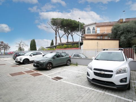 Via Ildebrando della Giovanna, 81 - Roma