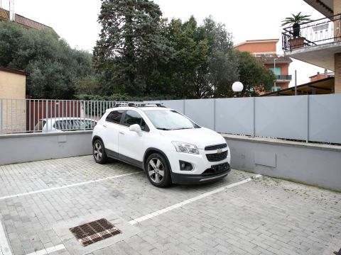 Via Ildebrando della Giovanna, 81 - Roma