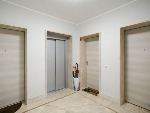 Via Ildebrando della Giovanna, 81 - Roma