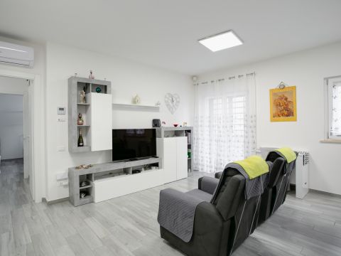 Via Ildebrando della Giovanna, 81 - Roma