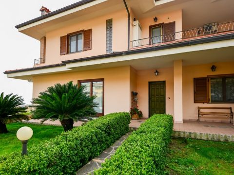 Via Philadelphia, 17 - Satriano