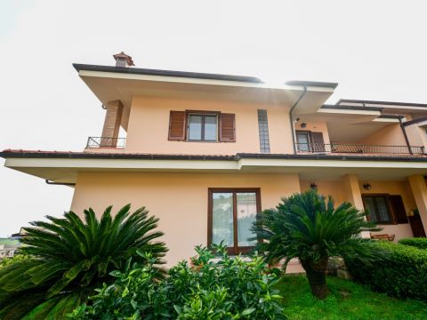 Via Philadelphia, 17 - Satriano