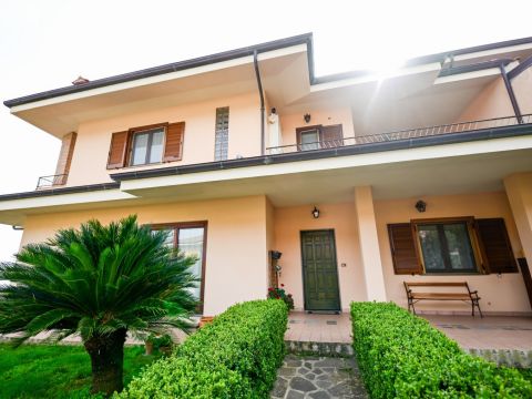 Via Philadelphia, 17 - Satriano