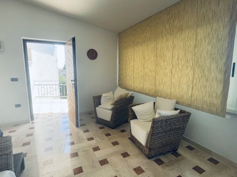 Via Indipendenza, 76 - Sant'egidio Alla Vibrata