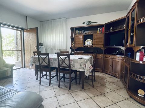 Via Indipendenza, 76 - Sant'egidio Alla Vibrata