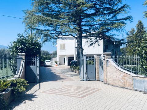 Via Indipendenza, 76 - Sant'egidio Alla Vibrata