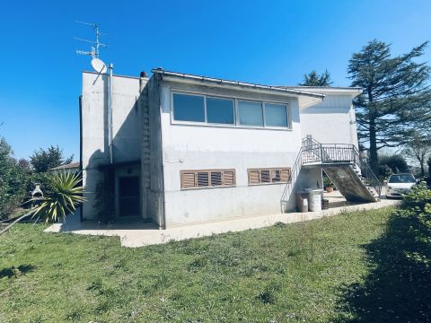 Via Indipendenza, 76 - Sant'egidio Alla Vibrata