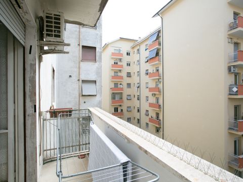 Via Calpurnio Fiamma, 130 - Roma