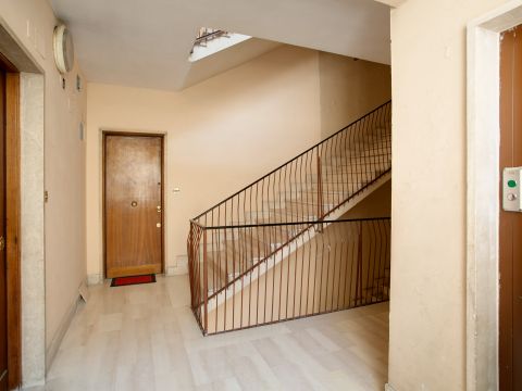 Via Calpurnio Fiamma, 130 - Roma