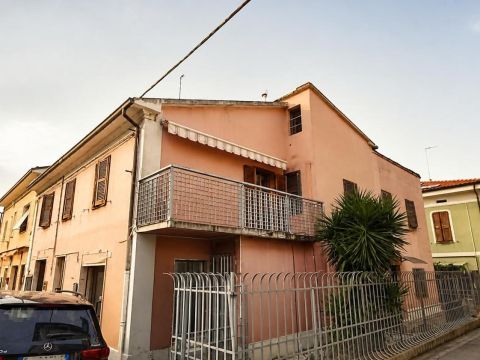via Giuseppe Giusti 1 - Senigallia