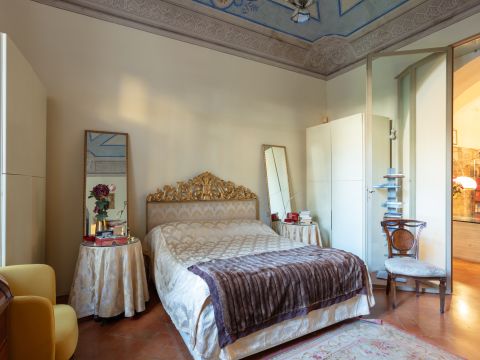 Lungarno Mediceo, 10 - Pisa