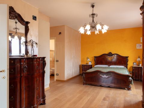 Via Perugia, 2A - Castagneto Carducci