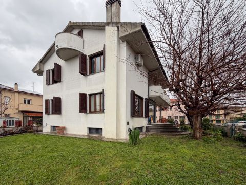 Via Perugia, 2A - Castagneto Carducci