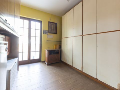 Viale Grigna, 28 - Camparada