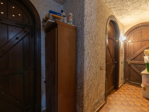 Viale Grigna, 28 - Camparada