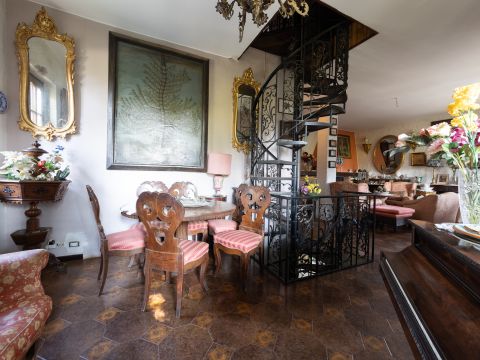 Viale Grigna, 28 - Camparada