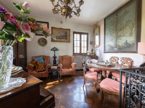 Viale Grigna, 28 - Camparada