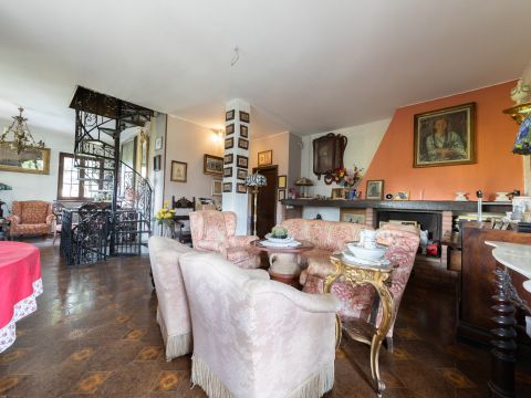 Viale Grigna, 28 - Camparada