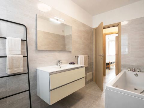 Via Don Costante Letterini, 13 - Quintano