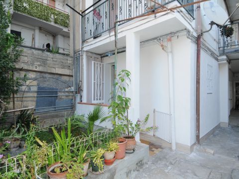 Via degli Agrumi, 10 - Catania