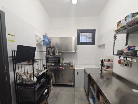 Via Agostino Ghirlanda, 37 - Massa