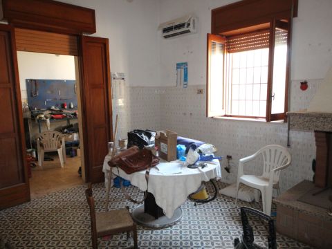 Via Fratelli Cervi, 26 - Melissano