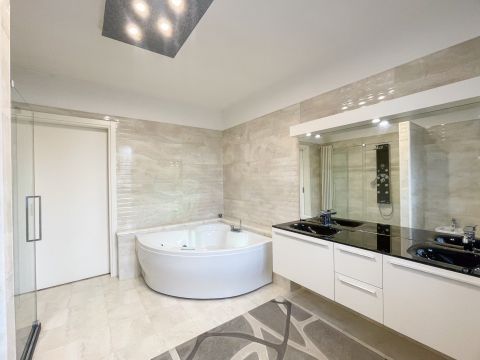 Via Gabriele d'Annunzio, 7 - Salerano Sul Lambro