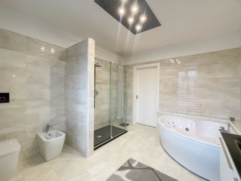 Via Gabriele d'Annunzio, 7 - Salerano Sul Lambro