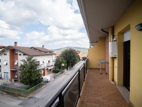 Via Palmiro Togliatti, 1 - Montecalvo In Foglia