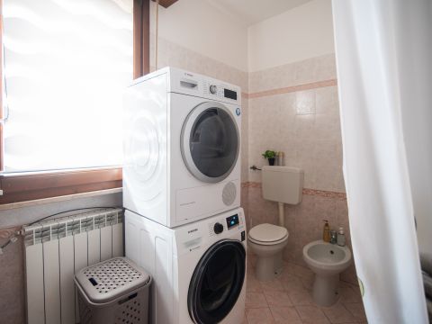 Via Palmiro Togliatti, 1 - Montecalvo In Foglia