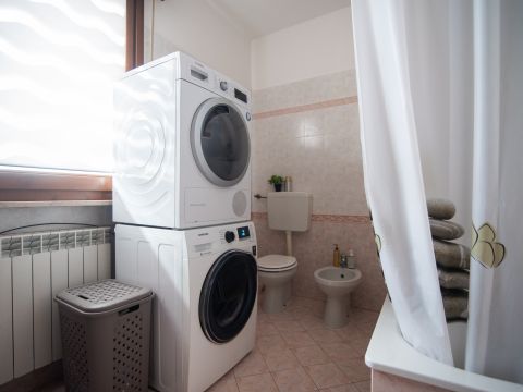 Via Palmiro Togliatti, 1 - Montecalvo In Foglia