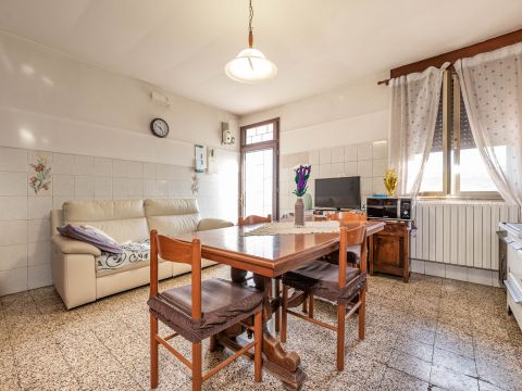 Via Argine Sinistro, 5 - Correzzola