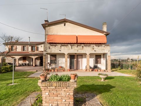 Via Argine Sinistro, 5 - Correzzola