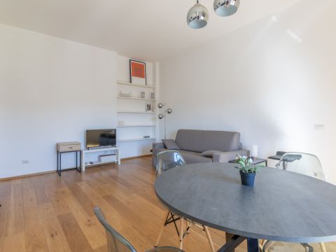 Via Francesco Guicciardini, 5 - Milano