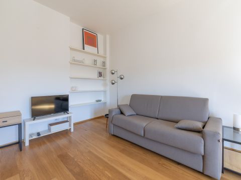 Via Francesco Guicciardini, 5 - Milano