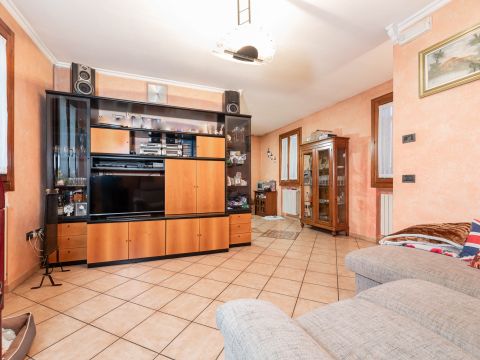 Via Argine Sinistro, 5 - Correzzola