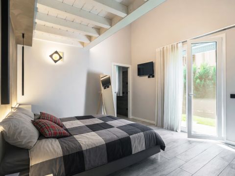 Via San Carlo, 13 - Cologno Al Serio