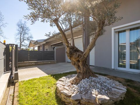 Via San Carlo, 13 - Cologno Al Serio